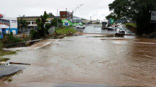 Al menos cinco personas mueren por las inundaciones en Sud&aacute;frica