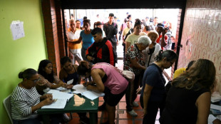 En basti&oacute;n chavista, voluntarios prestan sus casas para primaria opositora