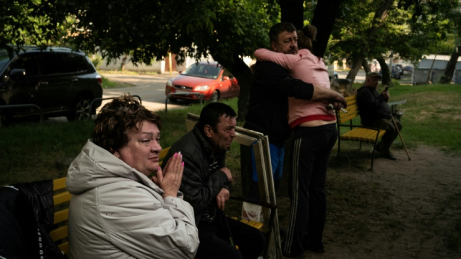 Ataques russos deixam vários mortos em Kharkiv; Ucrânia recupera 1.200 corpos de soldados