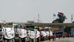 À l’entrée de Gaza, des centaines de camions humanitaires bloqués et une aide au compte-gouttes