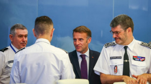 Frankreichs Pr&auml;sident Macron besucht Waldbrandgebiet