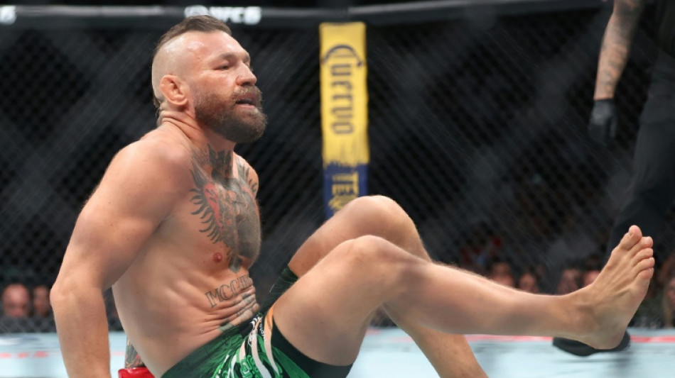 MMA: retour rat&eacute; et blessure pour McGregor, d&eacute;faite rapide de Saint Denis