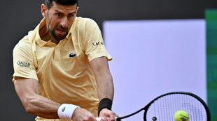 Djokovic trying to hold back time at French Open