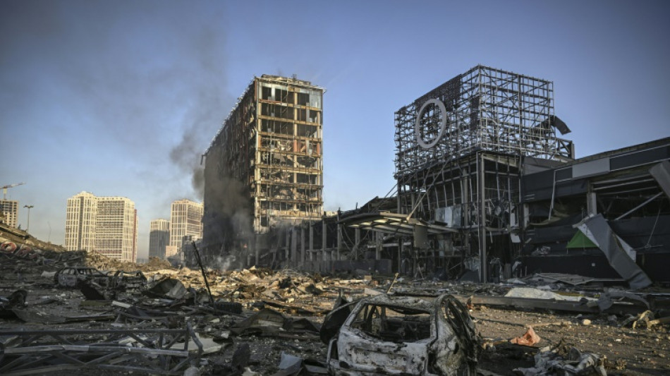 La guerre entre dans Kiev, l'UE dénonce un "crime de guerre majeur" à Marioupol