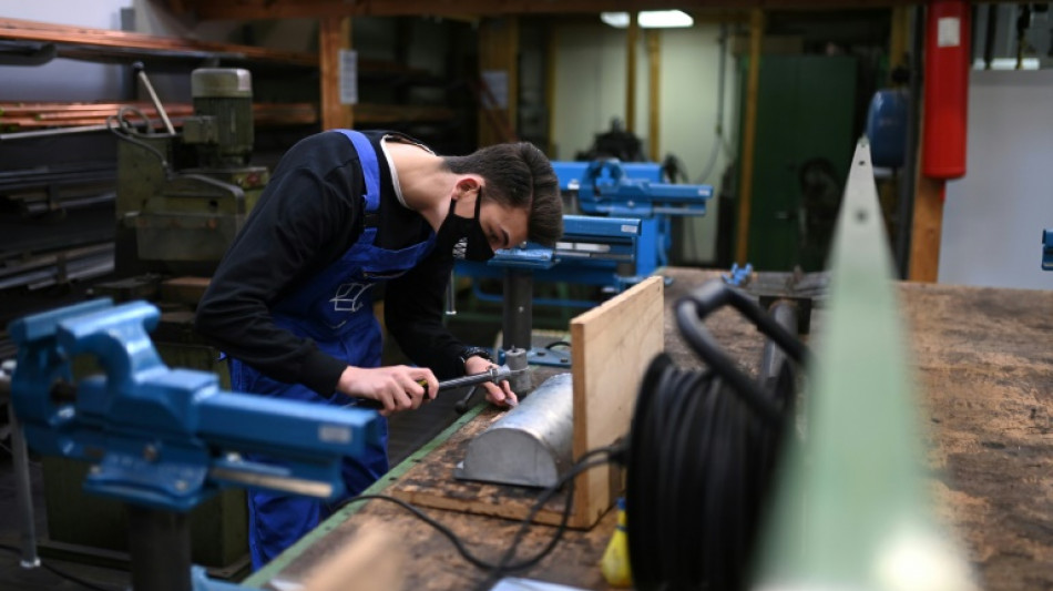 Mittelstand sucht insbesondere Arbeitskr&auml;fte mit mittlerem Qualifikationsniveau