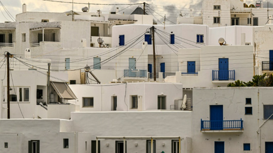 Building fever grips Greece as tourism booms 