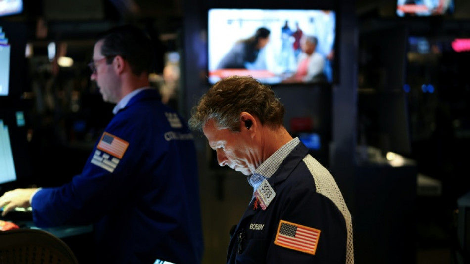 Wall Street termine dans le rouge après un emploi américain atone