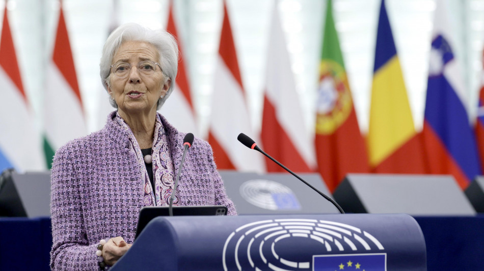 Lagarde, spesa per difesa e infrastrutture pu&ograve; far salire il Pil