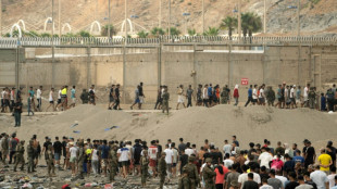 Face &agrave; l'afflux exceptionnel de migrants, magasins ferm&eacute;s et "peur" dans l'enclave de Ceuta