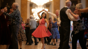 Los bailes de salón, un antídoto contra la soledad para los jubilados de Liverpool