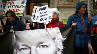 Biden est&aacute; 'considerando' pedido de tirar acusa&ccedil;&otilde;es de espionagem contra Assange