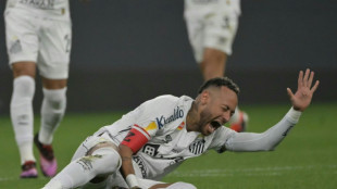 Em seu retorno ao Santos, Neymar protagoniza mais um capítulo para esquecer