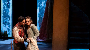 Applausi per Boh&egrave;me Belle &Eacute;poque con regia Fourny al Pergolesi di Jesi