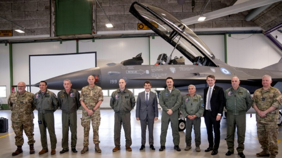 Argentina compra 24 ca&ccedil;as F-16 da Dinamarca 