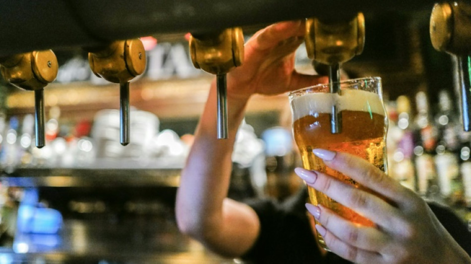 Femmes et hommes ne sont pas &eacute;gaux face &agrave; l'alcool, avertissent les autorit&eacute;s de sant&eacute;