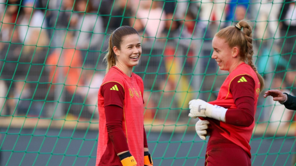 DFB-Frauen mit Johannes im Tor gegen Frankreich