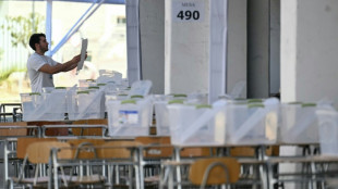 Jara e Kast vão disputar 2º turno presidencial no Chile