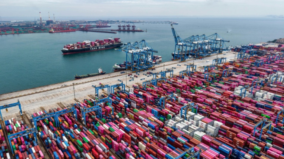 Crescimento trimestral da China desacelera por queda no consumo interno e tensões comerciais

