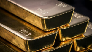 Cota&ccedil;&atilde;o do ouro bate recorde e supera US$ 2.100 