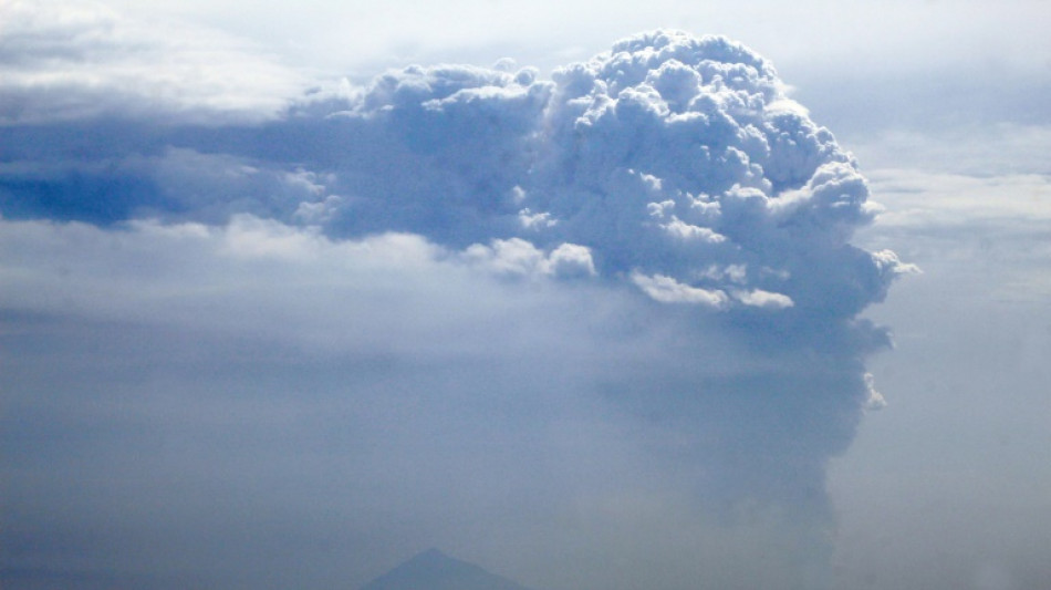 Erupci&oacute;n en Indonesia del volc&aacute;n Anak Krakatoa 