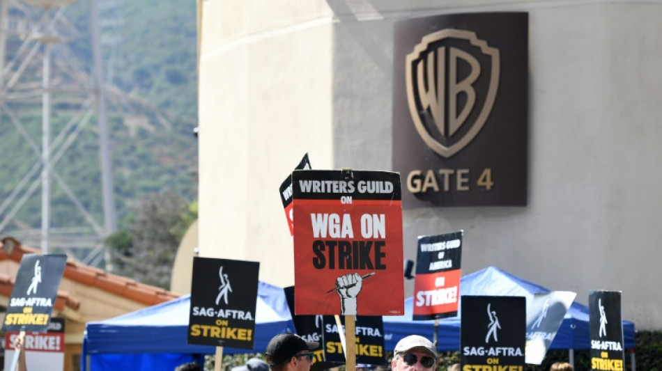 Roteiristas de Hollywood ratificam novo acordo com est&uacute;dios