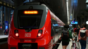 Kritik an teuren und komplizierten &Ouml;PNV-Tarifen in meisten L&auml;ndern Europas