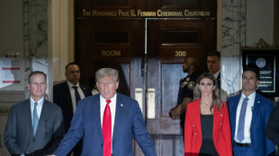Trump asiste a su segundo d&iacute;a de juicio por fraudes en Nueva York