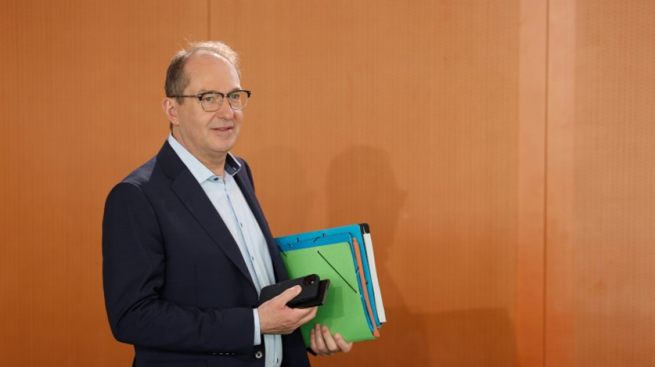 Dobrindt stellt Statistik zu politisch motivierter Gewalt vor