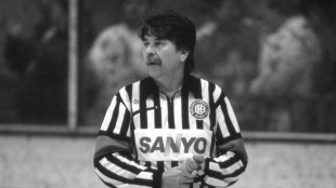 Trauer im deutschen Eishockey: Schiri-Legende Kompalla ist tot