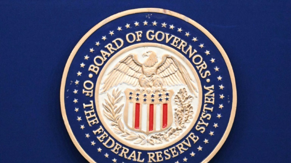 Fed mant&eacute;m juros em 5,25%-5,50% e diretores preveem corte &uacute;nico este ano