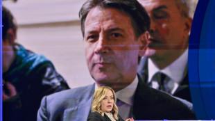 Conte a Meloni, il problema non &egrave; la mia pochette ma suo elmetto