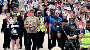 Sinner on semi-final collison course with Djokovic at Australian Open