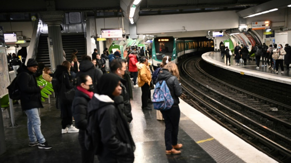 Les m&eacute;tros ne s'arr&ecirc;teront plus en cas de malaise d'un voyageur, mais les conducteurs ne sont pas tous d'accord