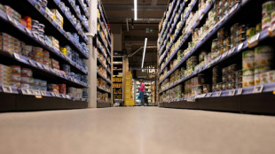 Agroalimentaire: sept associations accusent les supermarchés de "brader" la santé des consommateurs