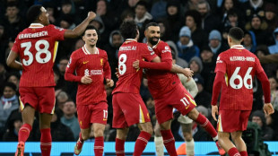 Liverpool vence City (2-0) e d&aacute; grande passo rumo ao t&iacute;tulo da Premier League