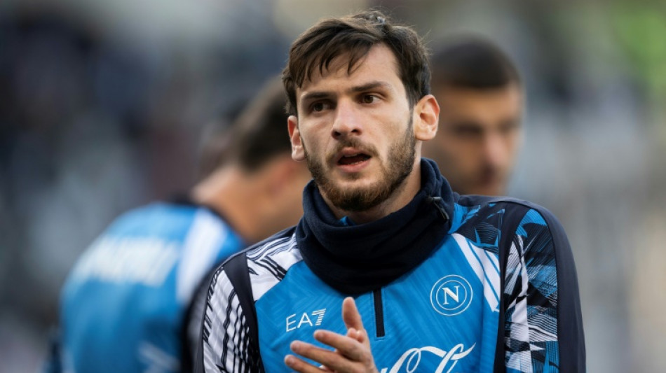 Astro do Napoli, Kvaratskhelia ficar&aacute; v&aacute;rias semanas afastado por les&atilde;o