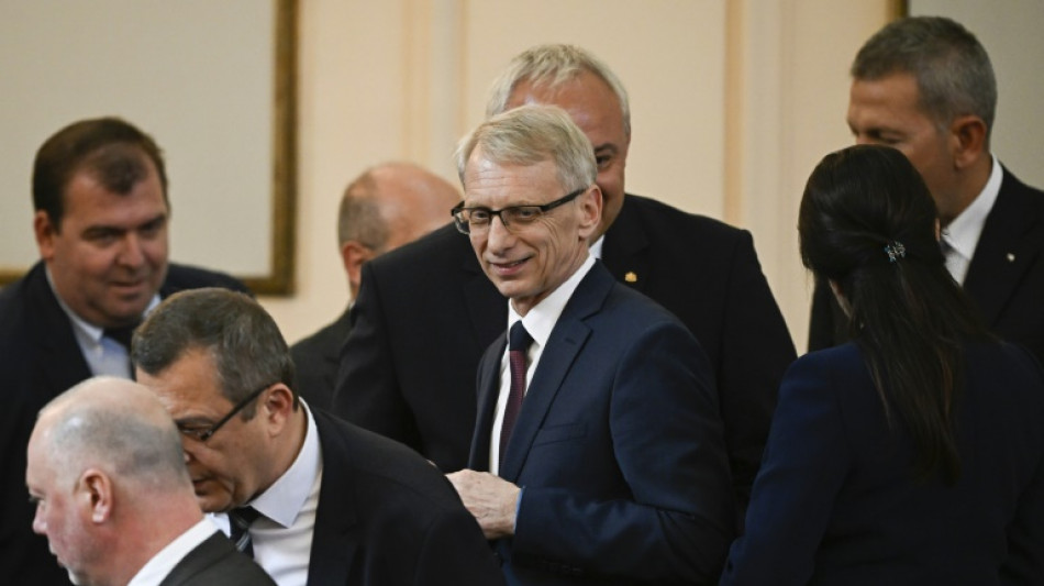 Bulgariens Parlament stimmt nach zweij&auml;hrigem Patt f&uuml;r pro-europ&auml;ische Regierung