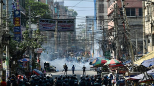 Violentas protestas obreras paralizan el sector textil de Banglad&eacute;s