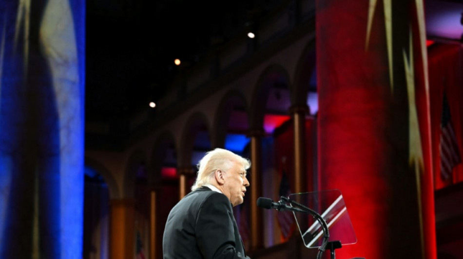 Les surtaxes de Trump à l'importation frappent 60 pays, plus de 100% pour la Chine