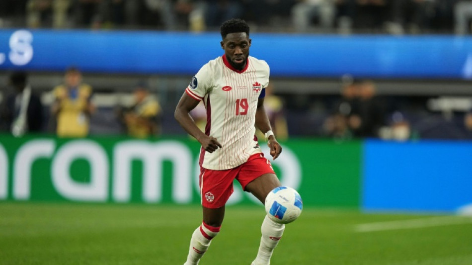 Bayern's Davies returns to training