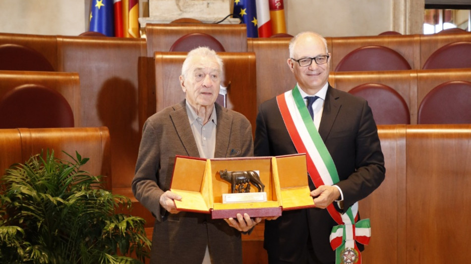 De Niro riceve da Gualtieri la Lupa capitolina, 'grazie Roma'