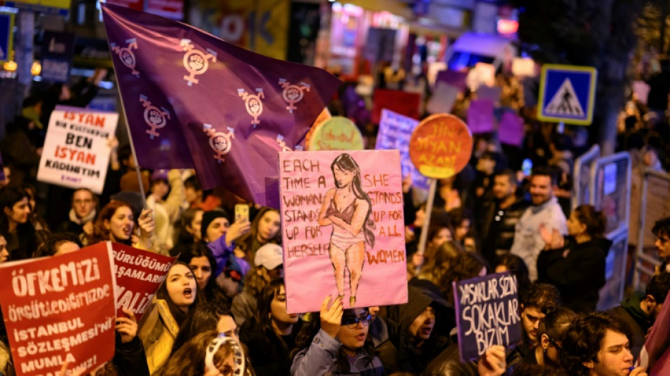 Von Paris bis Istanbul: Weltweite Protestm&auml;rsche zum Internationalen Frauentag