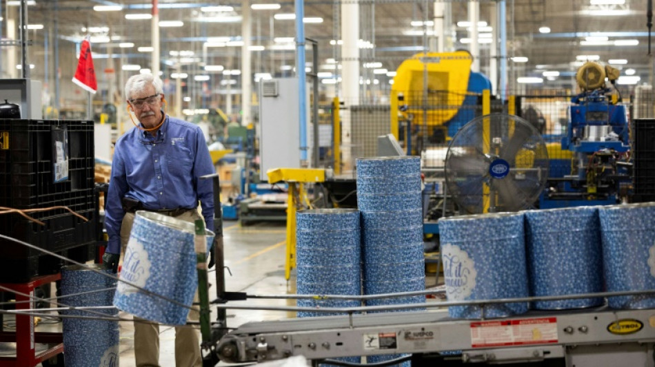 Aux Etats-Unis, une fabrique de boîtes en fer-blanc et le "chaos" des droits de douane