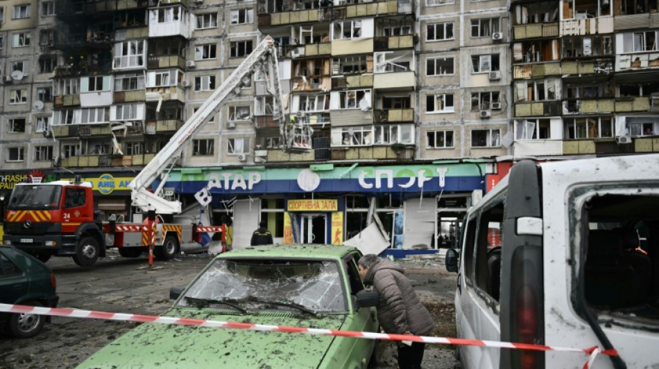 Nuevos bombardeos rusos en Kiev tras la destitución de la mano derecha de Zelenski