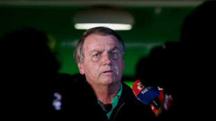 Bolsonaro mant&eacute;m sil&ecirc;ncio ao se apresentar &agrave; PF por 'tentativa de golpe'