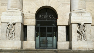 Borsa: Milano chiude in calo, Ftse Mib -1,1%