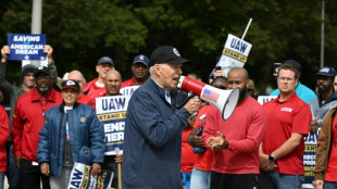 Sindicato del autom&oacute;vil UAW en EEUU ampl&iacute;a huelga a 7.000 trabajadores m&aacute;s