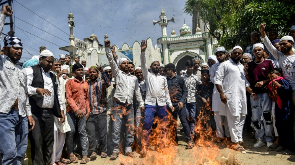 India and Pakistan troops exchange fire in Kashmir