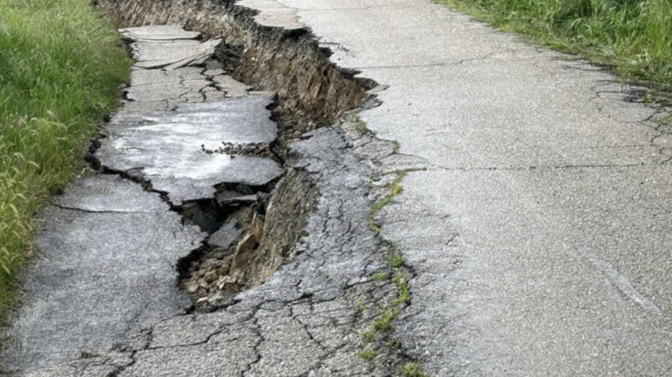 Ancora maltempo sull'Italia, paesi isolati in Toscana