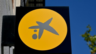 CaixaBank registra un beneficio neto en fuerte alza tras la fusi&oacute;n con Bankia